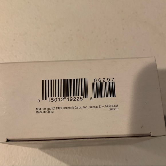 1999 Hallmark Frosty Friends 20th in series ornament - Picture 3 of 3